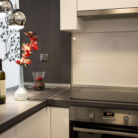 West Residence Luxury Apartment- Parking In Garage 자그레브 외부 사진