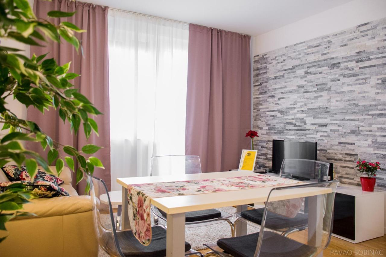 West Residence Luxury Apartment- Parking In Garage 자그레브 외부 사진