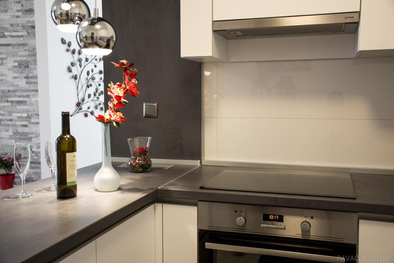 West Residence Luxury Apartment- Parking In Garage 자그레브 외부 사진