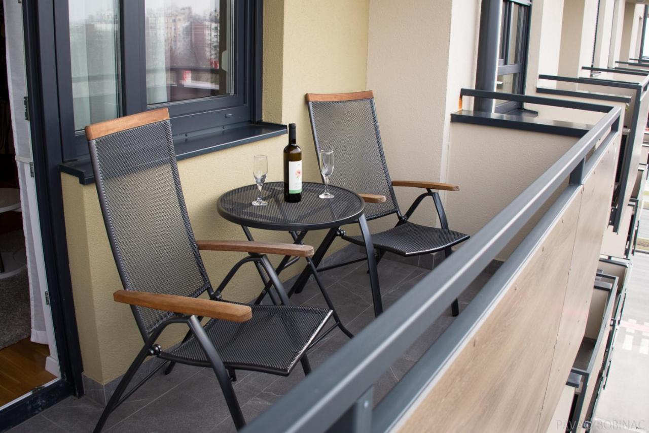 West Residence Luxury Apartment- Parking In Garage 자그레브 외부 사진